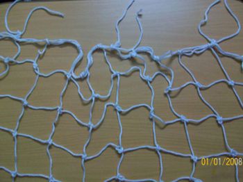 Lưới chắn cầu thang có đầu chờ để buộc